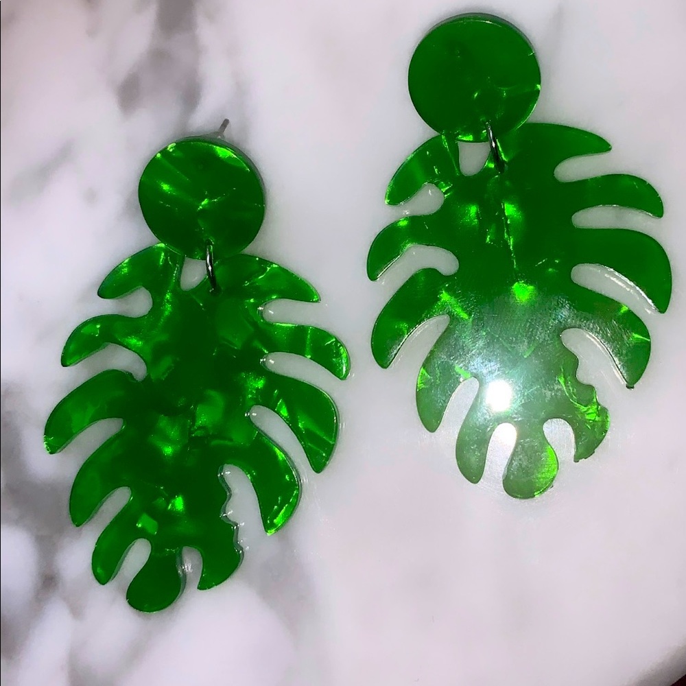 Green leaf print earrings
